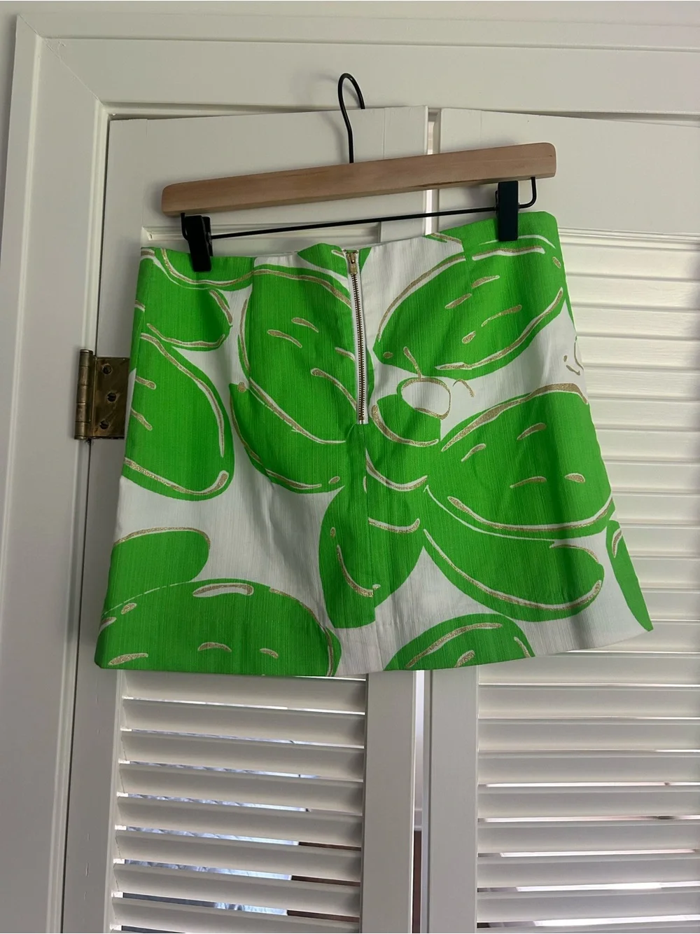 Lilly Pulitzer Tate Mini Skirt Sz 4 Bee Stinger White Green Gold Glitter Resort - Picture 3 of 5